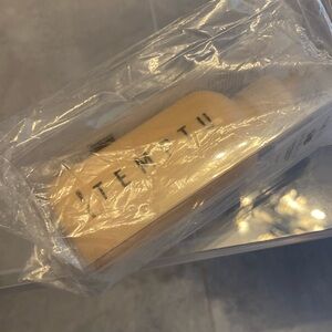 Temptu airbrush foundation makeup large 4.0 oz size color  004